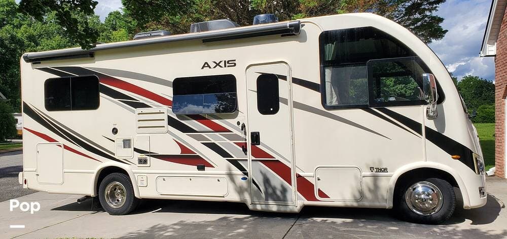 2022 Thor Motor Coach Axis 24.1 - Used Class A For Sale by Pop RVs in Ooltewah, Tennessee features Slideout