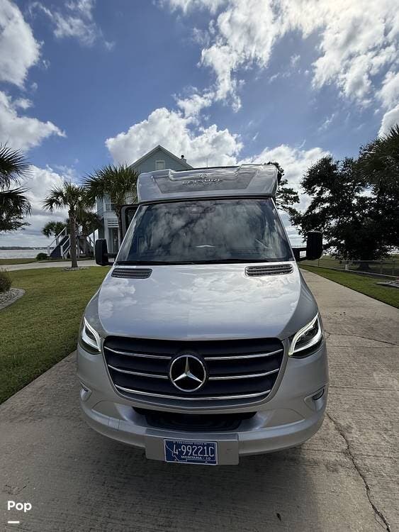 2022 Leisure Travel Unity Series U24CB Mercedes Sprinter - Used Class C For Sale by Pop RVs in Biloxi, Mississippi features Slideout