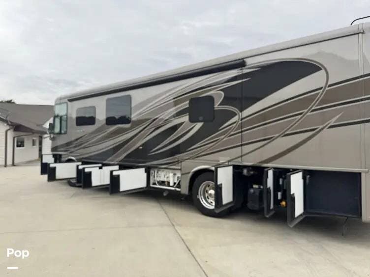 Used 2018 Newmar Ventana 3709 available in Godfrey, Illinois