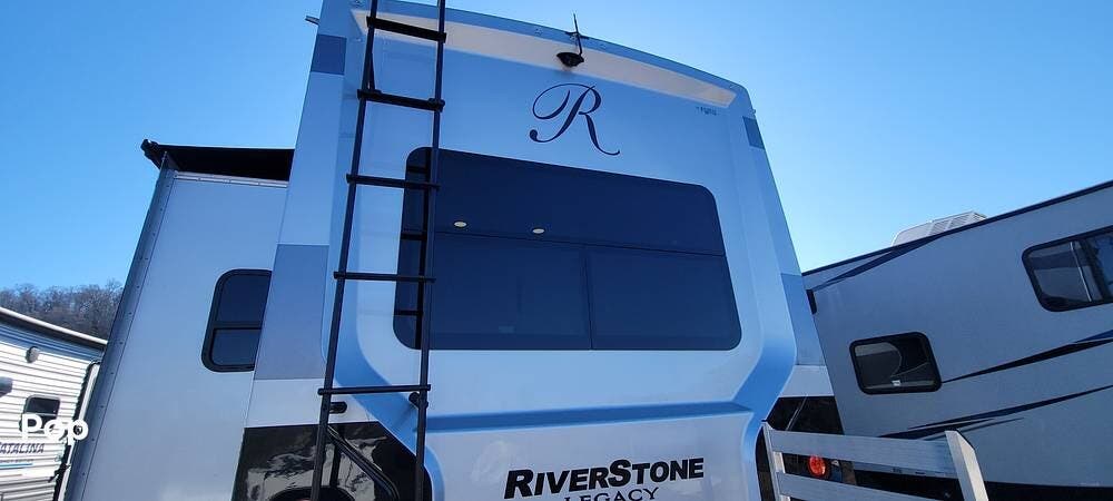 2024 RiverStone Legacy 442MC by Forest River from Pop RVs in Sevierville, Tennessee