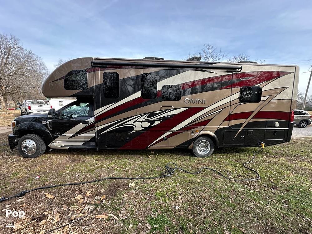 Used 2020 Thor Motor Coach Omni XG32 available in Purcell, Missouri