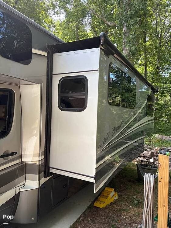 2020 Dynamax Corp Isata 3 24CBM - Used Class C For Sale by Pop RVs in Gastonia, North Carolina features Slideout