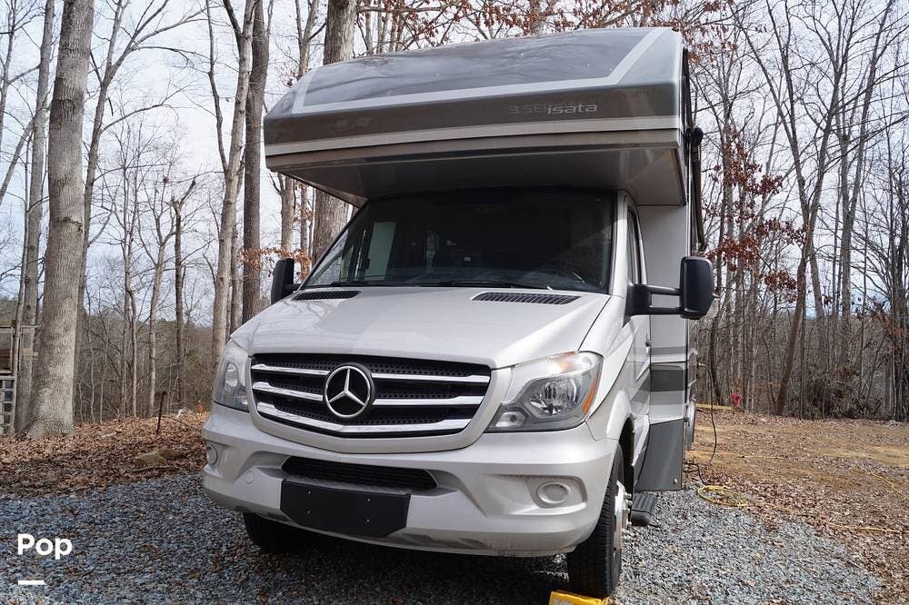 2020 Isata 3 24FW by Dynamax Corp from Pop RVs in Gastonia, North Carolina