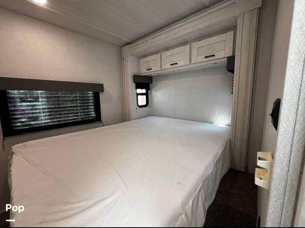 2023 East to West Entrada 2900DS - Used Class C For Sale by Pop RVs in Houston, Pennsylvania features Slideout