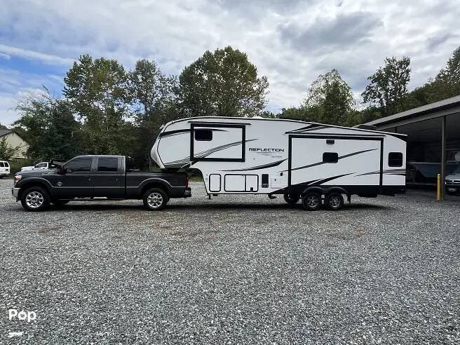 2023 Grand Design Reflection 303RLS - Used Fifth Wheel For Sale by Pop RVs in Earleville, Maryland features Slideout