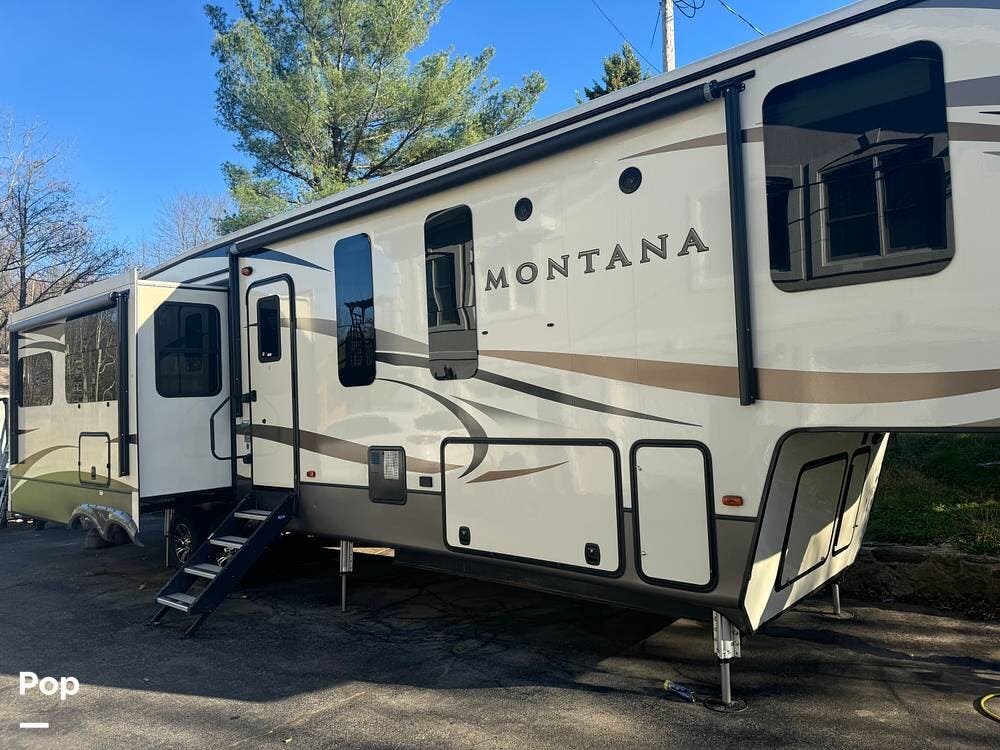 2017 Montana 3950BR by Keystone from Pop RVs in Carmel, New York