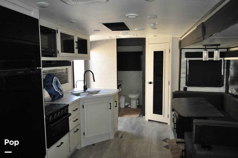 2023 Jayco White Hawk 27RB - Used Travel Trailer For Sale by Pop RVs in Fort Mohave, Arizona features Slideout, Awning, Air Conditioning
