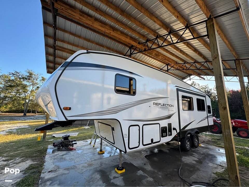 2024 Grand Design 28rl - Used Fifth Wheel For Sale by Pop RVs in Starke, Florida features Awning, Slideout