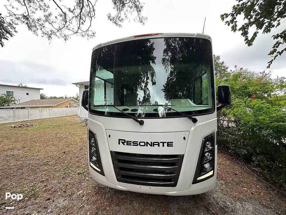 2023 Resonate 30C by Thor America from Pop RVs in Sarasota, Florida