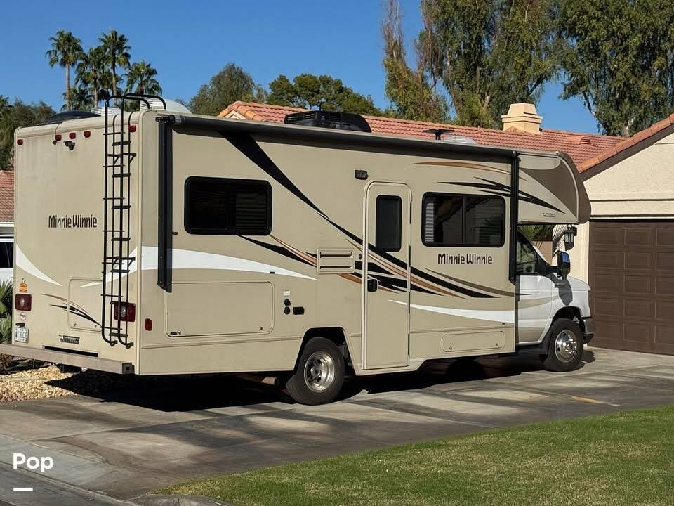 2018 Minnie Winnie 25b by Winnebago from Pop RVs in Palm Desert, California