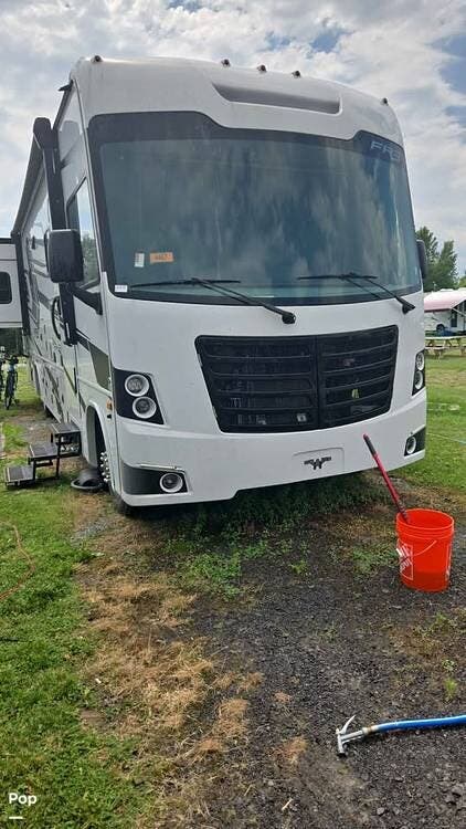 2021 Forest River FR3 33DS - Used Class A For Sale by Pop RVs in Riverview, Florida features Slideout