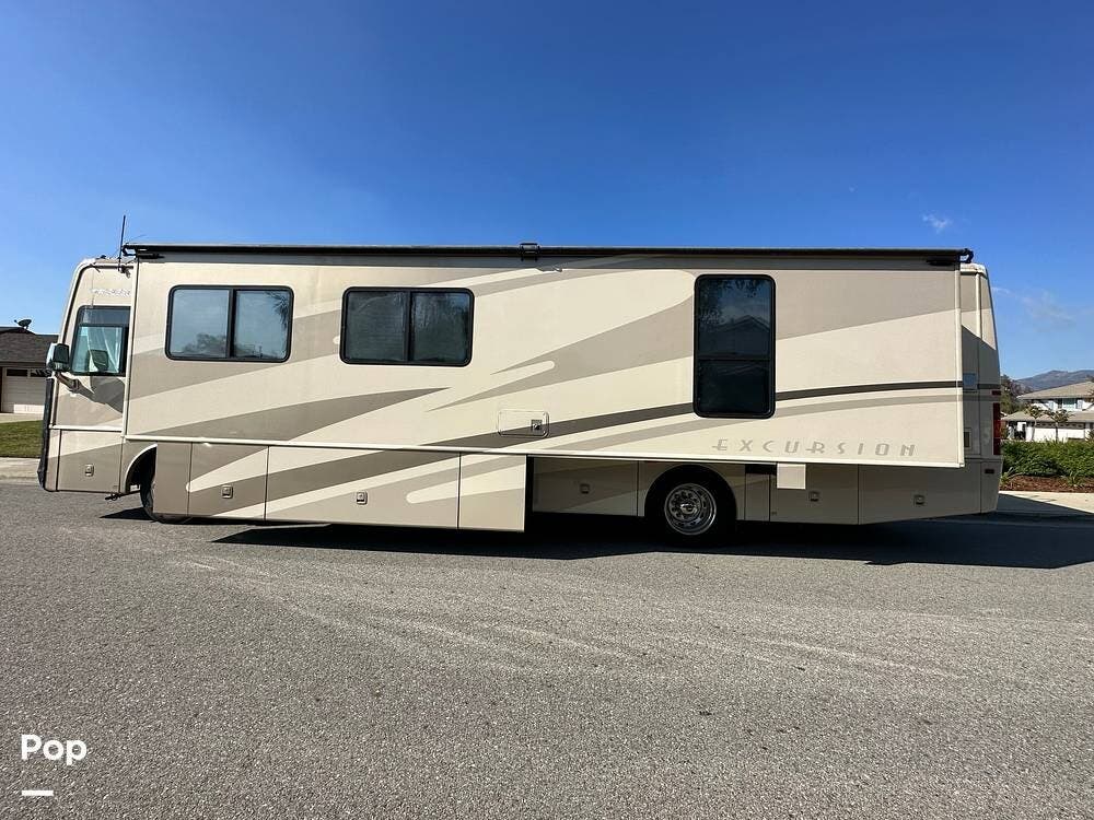 2006 Fleetwood Excursion 39V - Used Diesel Pusher For Sale by Pop RVs in La Verne, California features Air Conditioning, Generator, Slideout, Leveling Jacks, Awning