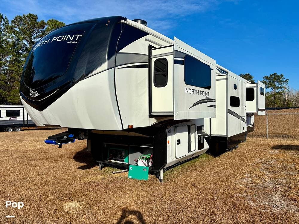 2024 Jayco North Point 382 FLRB - Used Fifth Wheel For Sale by Pop RVs in Maple Hill, North Carolina features Generator, Slideout, Awning, Air Conditioning, Leveling Jacks