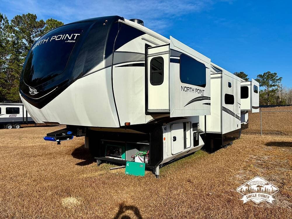 2024 Jayco North Point 382FLRB - Used Fifth Wheel For Sale by Pop RVs in Maple Hill, North Carolina features Awning, Air Conditioning, Generator, Leveling Jacks, Slideout