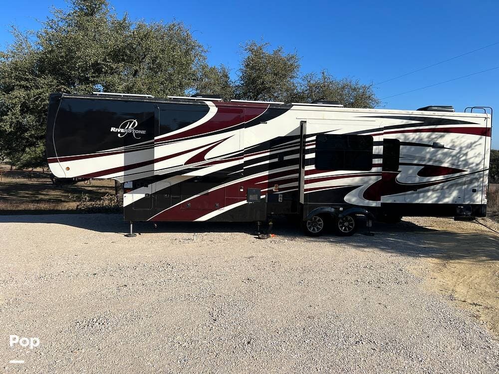2019 Forest River RiverStone 39RKFB - Used Fifth Wheel For Sale by Pop RVs in Johnson City, Texas features Slideout