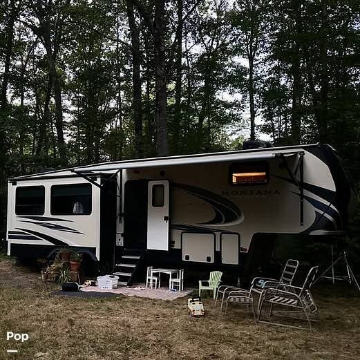 Used 2020 Keystone Montana High Country 295RL available in New Gloucester, Maine