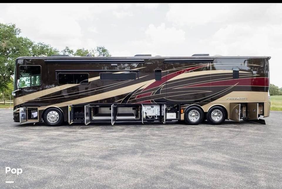 2019 Tiffin Phaeton 44 OH - Used Diesel Pusher For Sale by Pop RVs in Wichita Falls, Texas features Slideout