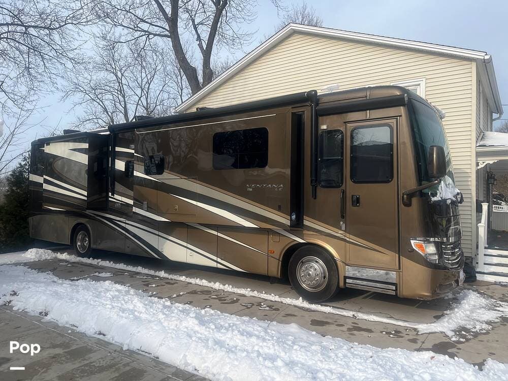 Used 2017 Newmar Ventana LE 4037 available in Newfane, New York