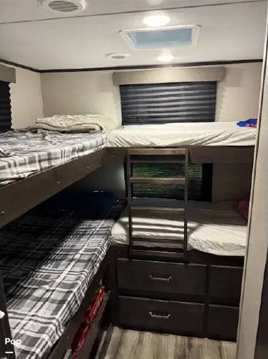 2023 Grand Design Transcend XPLOR 321BH - Used Travel Trailer For Sale by Pop RVs in Fort White, Florida features Slideout