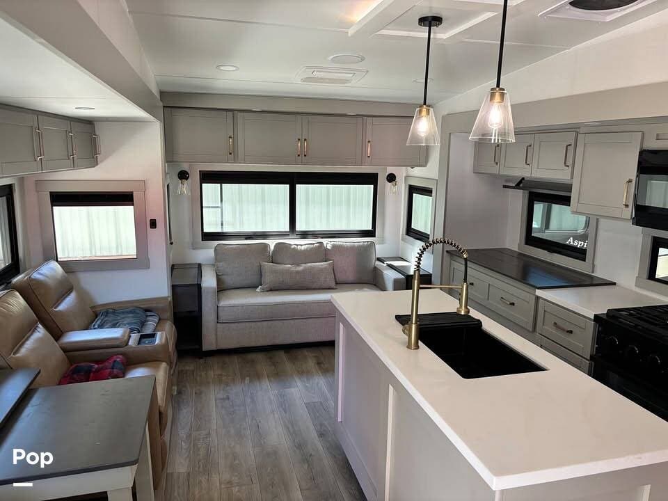 2025 Miscellaneous Brinkley z3100 - Used Fifth Wheel For Sale by Pop RVs in Mcgregor, Texas features Slideout
