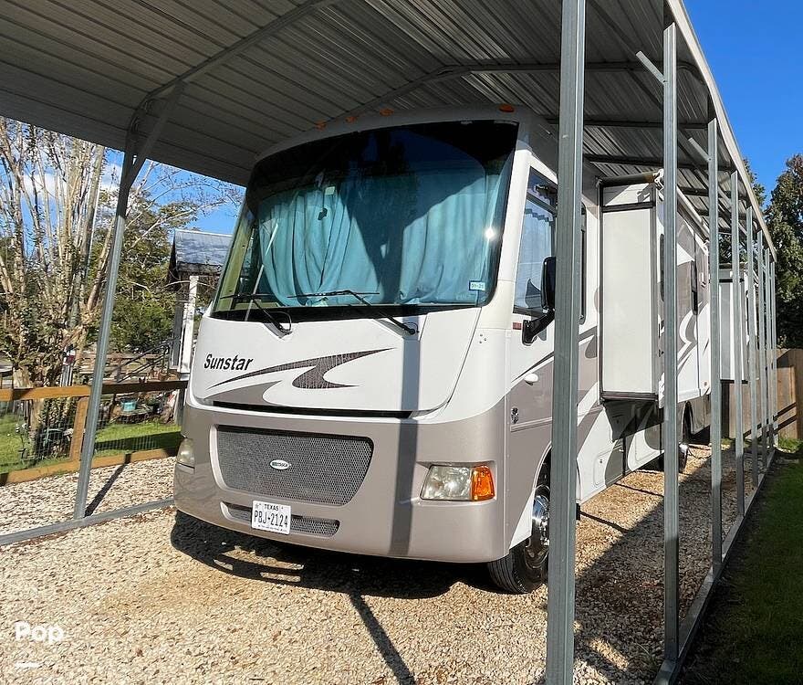 2013 Itasca Sunstar 30T - Used Class A For Sale by Pop RVs in Onalaska, Texas features Slideout