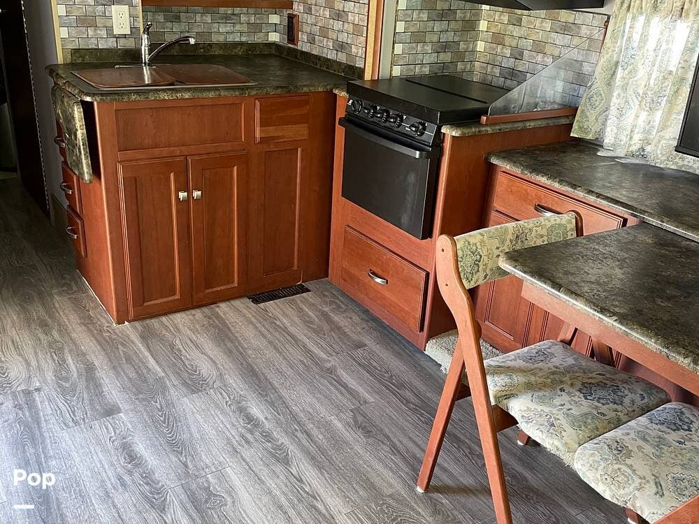 Used 2013 Itasca Sunstar 30T available in Onalaska, Texas