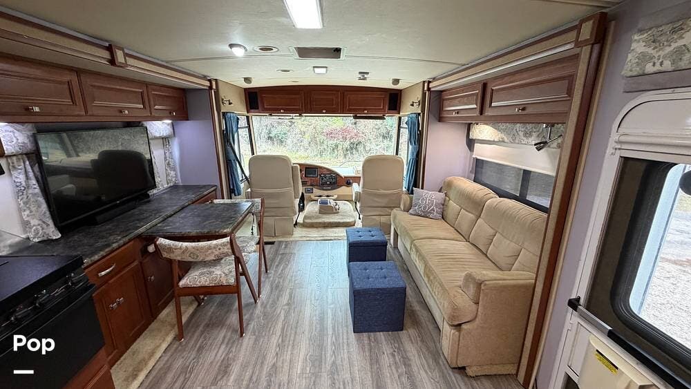 2013 Winnebago Sunstar Winnebago Itasca  30T - Used Class A For Sale by Pop RVs in Onalaska, Texas features Generator, Air Conditioning, Slideout, Leveling Jacks, Awning