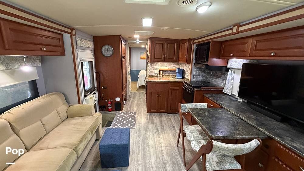 Used 2013 Winnebago Sunstar Winnebago Itasca  30T available in Onalaska, Texas