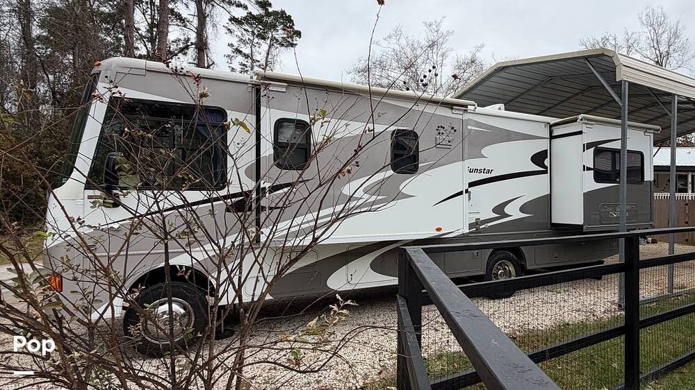 2013 Sunstar Winnebago Itasca  30T by Winnebago from Pop RVs in Onalaska, Texas