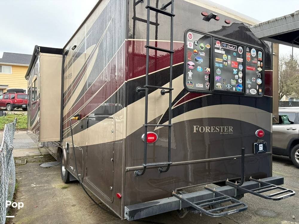 2018 Forest River Forester 3011DS - Used Class C For Sale by Pop RVs in Everett, Washington features Slideout, Awning, Air Conditioning, Generator, Leveling Jacks