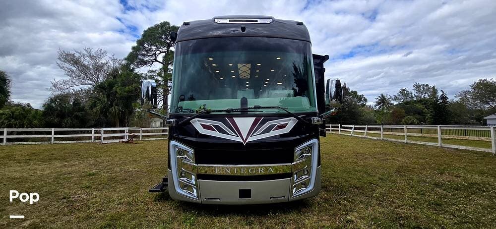 2026 Entegra Coach Anthem 44D - Used Diesel Pusher For Sale by Pop RVs in Palm Beach Gardens, Florida features Awning, Leveling Jacks, Air Conditioning, Generator, Slideout