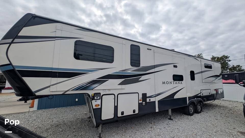 2021 Montana 3763bp by Keystone from Pop RVs in Souderton, Pennsylvania