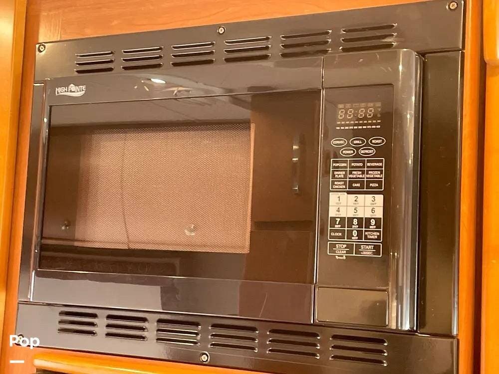 Used 2014 Leisure Travel Unity U24CB available in Los Angeles, California