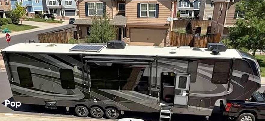 2023 Grand Design Momentum 395MS - Used Fifth Wheel For Sale by Pop RVs in Colorado Springs, Colorado features Slideout