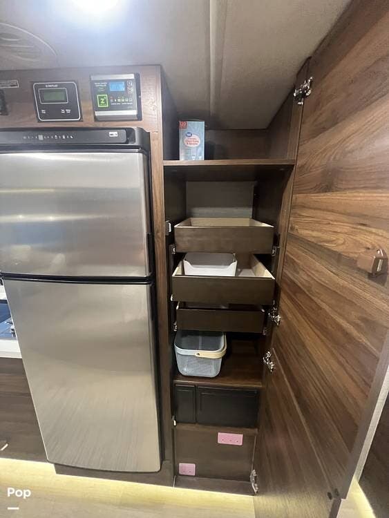 2021 Winnebago View 24D - Used Class C For Sale by Pop RVs in Urbana, Ohio features Slideout