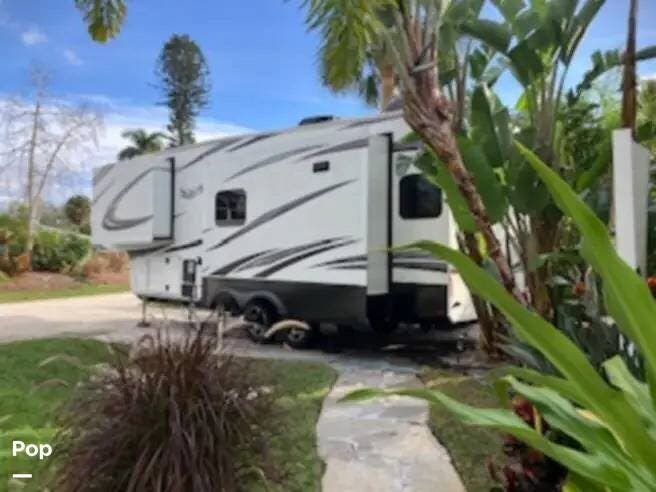2022 Grand Design Solitude 280RK-R - Used Fifth Wheel For Sale by Pop RVs in Terra Ceia, Florida features Slideout