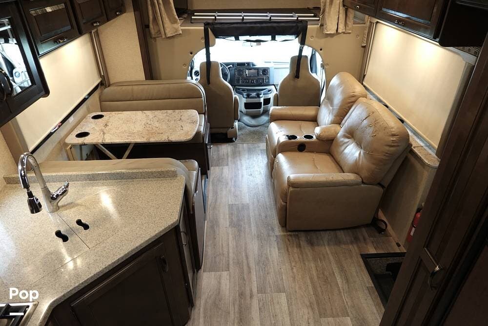 2018 Four Winds 31E by Thor Motor Coach from Pop RVs in Kyle, Texas