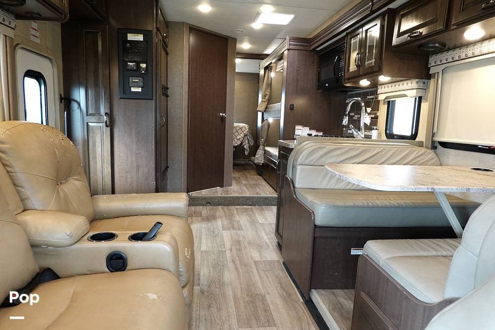 2018 Thor Motor Coach Four Winds 31E - Used Class C For Sale by Pop RVs in Kyle, Texas features Leveling Jacks, Air Conditioning, Awning, Generator, Slideout
