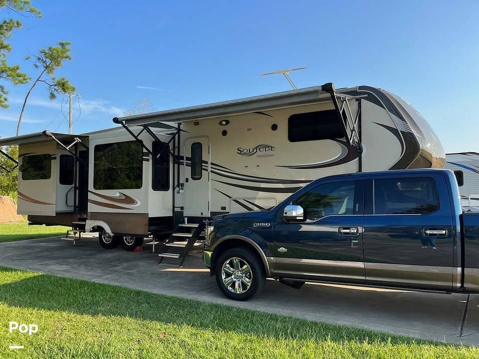 2016 Grand Design Solitude 375 RE - Used Fifth Wheel For Sale by Pop RVs in Moss Bluff, Louisiana features Slideout