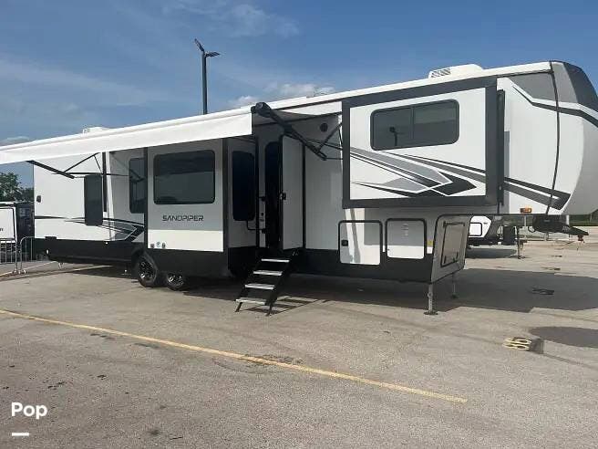 2024 Sandpiper 3990FL by Forest River from Pop RVs in Tomball, Texas