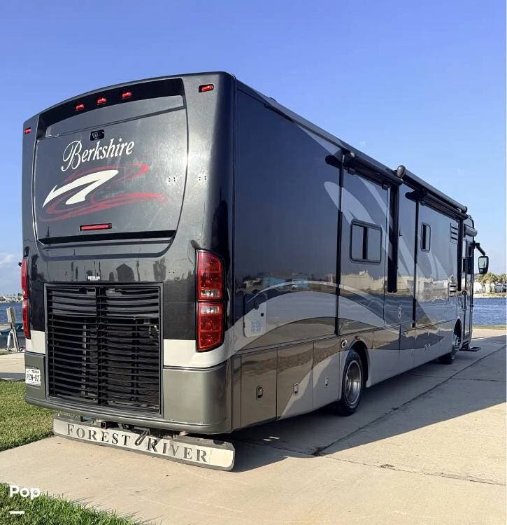2011 Forest River Berkshire 390QS - Used Diesel Pusher For Sale by Pop RVs in The Villages, Florida features Slideout
