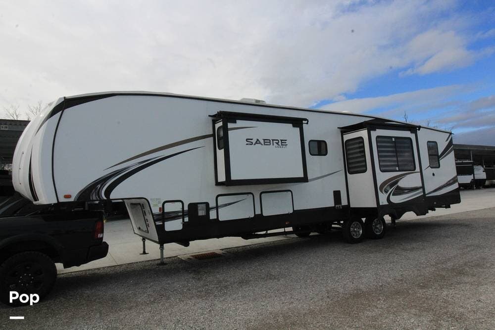 2022 Forest River Sabre 37FBT - Used Fifth Wheel For Sale by Pop RVs in Florence, Kentucky features Air Conditioning, Leveling Jacks, Awning, Slideout