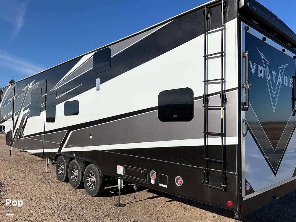 Used 2021 Dutchmen Voltage 4225 available in Garden City, Kansas