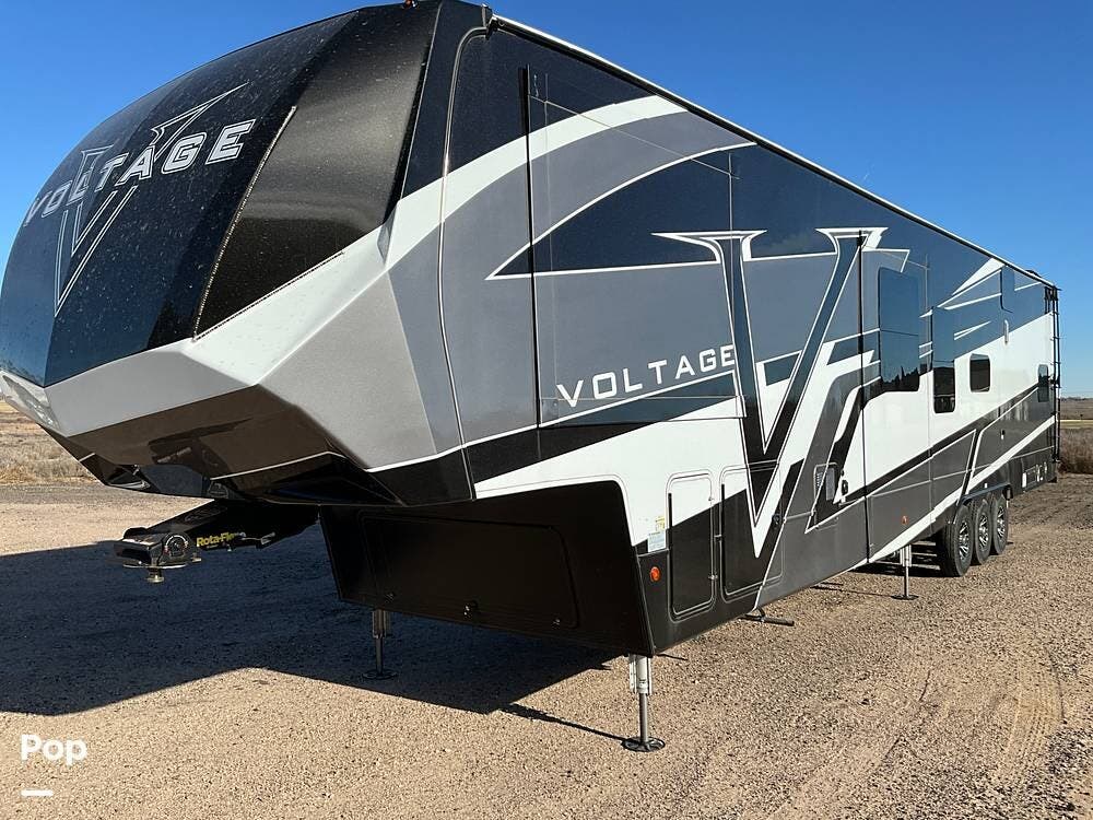 2021 Voltage 4225 by Dutchmen from Pop RVs in Garden City, Kansas
