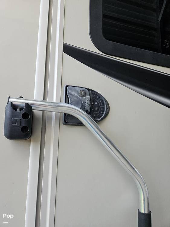 2020 Jayco Talon 403T - Used Fifth Wheel For Sale by Pop RVs in Corpus Christi, Texas features Slideout