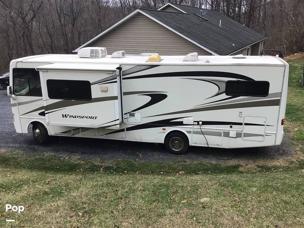 Used 2011 Thor Motor Coach Windsport 31G available in Front Royal, Virginia