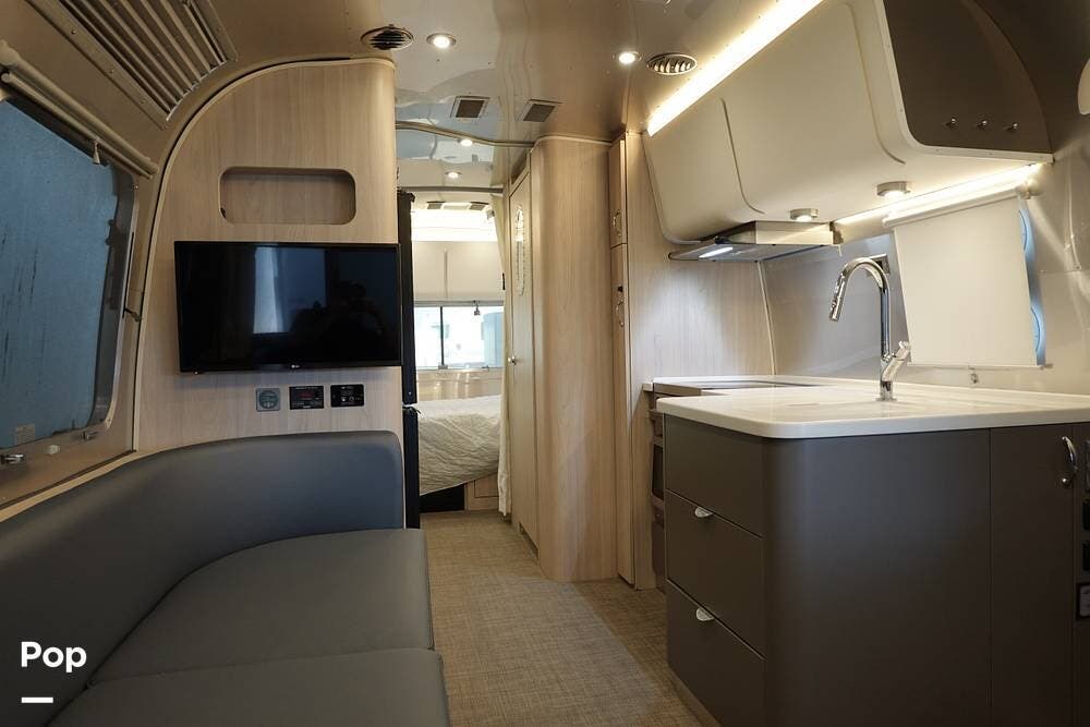 2021 Globetrotter 25FB by Airstream from Pop RVs in Round Rock, Texas