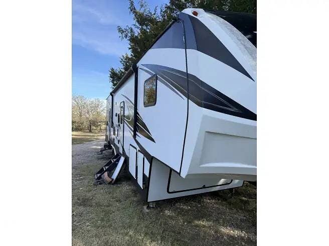 2019 Endurance 3456 by Dutchmen from Pop RVs in Quinlan, Texas
