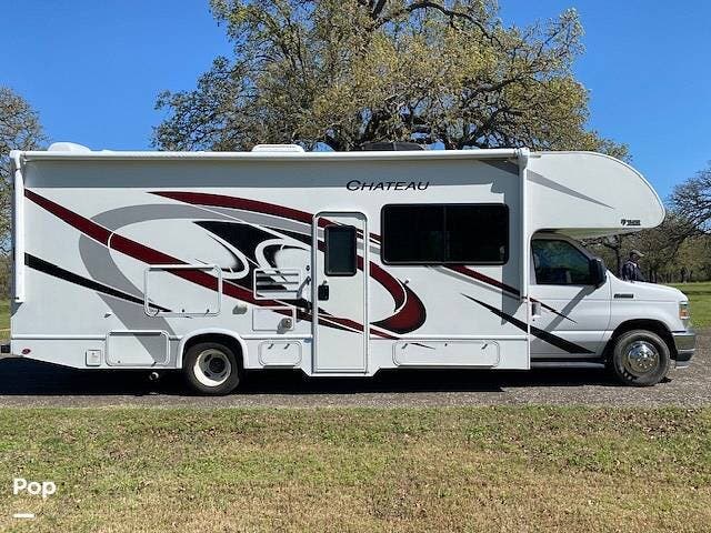 2021 Thor Motor Coach Chateau 27R - Used Class C For Sale by Pop RVs in Mexia, Texas features Generator, Air Conditioning, Awning, Slideout