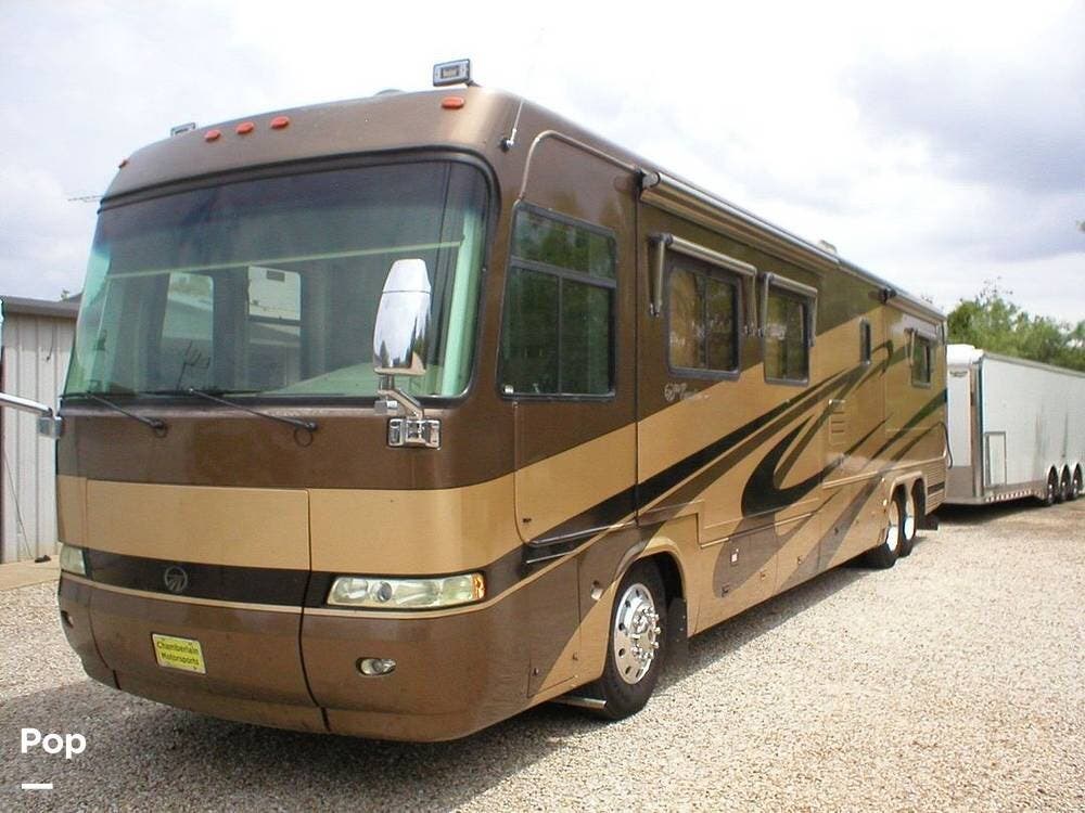 2004 Monaco RV Executive 43PBQ - Used Diesel Pusher For Sale by Pop RVs in Millersview, Texas features Slideout